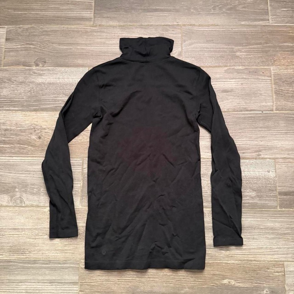 Lululemon black long sleeve turtleneck top size S